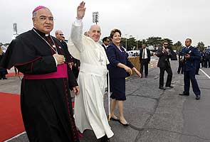 Huge crowds in Brazil welcome pope back to home continent