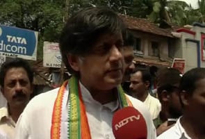 Shashi Tharoor discharged in national anthem case