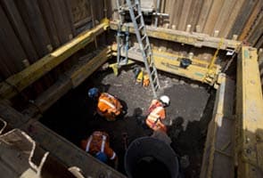 With new London railway line, mammoth bones, pieces of ship found