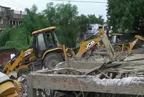 Samajwadi Party leader's sons accused of razing doctor's home at gun-point