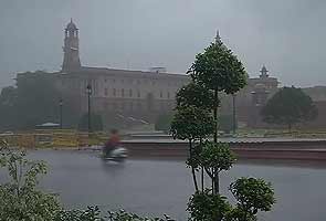 Light drizzle in Delhi, more rain expected