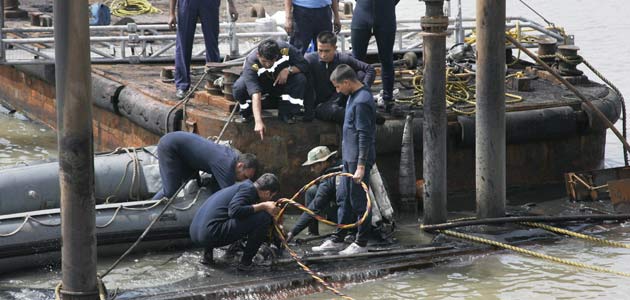 INS Sindhurakshak tragedy: Divers yet to sight 18 trapped sailors