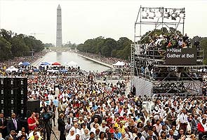 Martin Luther King's relatives involved in bus accident after 'I Have A Dream' rally