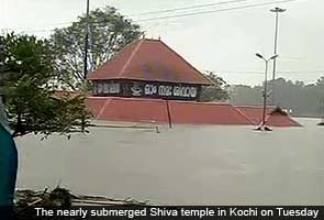 Kerala rains: Kochi airport closed for second day, devotees throng nearly submerged temple