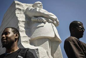 Crowds swell Washington to mark 'I have a dream' march