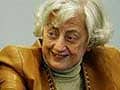 Muriel Siebert, first woman to buy seat on NYSE, dies at 80