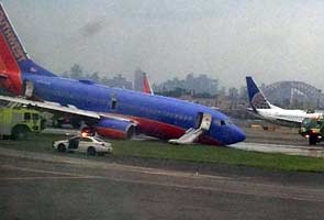 Passenger sues airline over New York landing gear collapse 