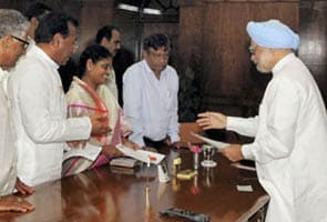 Telangana row: Jagan Mohan Reddy's mother writes to PM Manmohan Singh