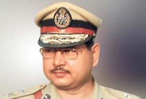 Ishrat Jahan killing: Top cop PP Pande surrenders, finally