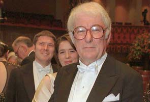 Seamus Heaney, Irish poet and Nobel laureate, dies at 74