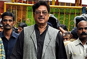 Shatrughan Sinha asked by BJP not to speak against Narendra Modi or praise Nitish Kumar: sources