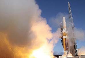 Biggest US rocket blasts off with spy satellite