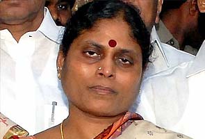 Jagan Mohan Reddy's mother Vijayamma begins indefinite fast over Telangana