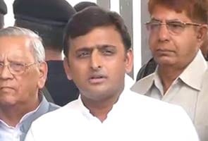 Uttar Pradesh Chief Minister Akhilesh Yadav on controversy over IAS officer's removal Uttar Pradesh Chief Minister Akhilesh Yadav on controversy over IAS officer's removal