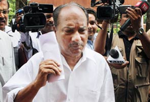 Defence Minister AK Antony's car breaks down, Jairam Ramesh comes to rescue