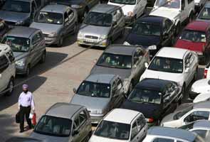 Parking fee in Delhi hiked by one rupee