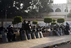 Efforts to resolve Egypt political crisis intensify