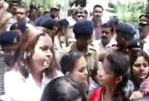 Mumbai gang-rape case: Eggs thrown at suspects outside court  