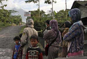 Five dead in Indonesian volcanic eruption