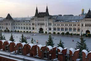 Russia reinstates imperial name to St Petersburg station