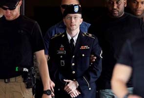 US soldier Bradley Manning sentenced to 35 years in prison for giving secrets to WikiLeaks