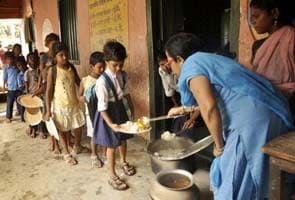 15 students fall ill after eating mid-day meal in Bihar