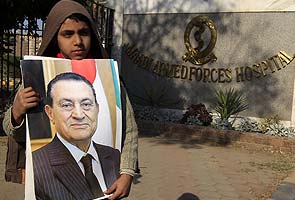 With Egypt in chaos, Hosni Mubarak misses court session