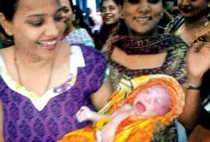On Mumbai local, a baby girl is born