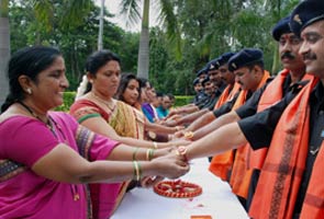 Ensure safety of women: PM Manmohan Singh's message on Raksha Bandhan