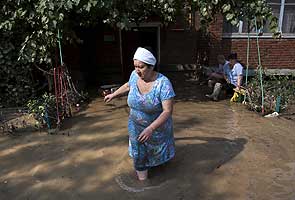 Flooding forces 20,000 Russians from their homes