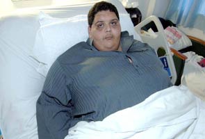 Saudi man, weighing 600 kilos, forklifted to hospital