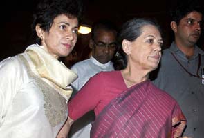 India party leader Sonia Gandhi hospitalised after speech
