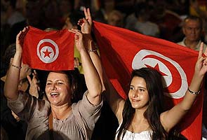 Tens of thousands rally to oust Tunisian government