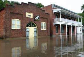 Heavy rains unleash deadly US flooding 