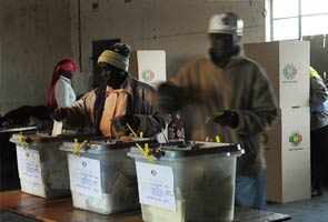 Vote chaos plunges Zimbabwe back into crisis