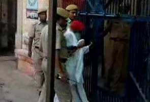 Asaram Bapu in Jodhpur jail, supporters clash with police outside