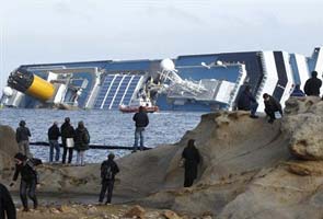 Engineers start ambitious Costa Concordia salvage off Italian island