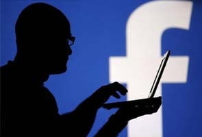 Facebook in fresh privacy row with new policy