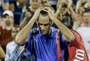 Roger Federer crashes out of US Open, loses in straight sets to Tommy Robredo
