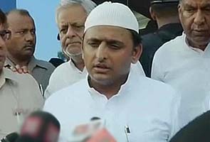 Muzaffarnagar: Chief Minister Akhilesh Yadav visits riot-hit areas