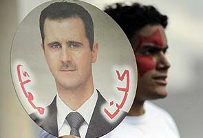 European Union blames Bashar Assad for attack, urges wait for UN report