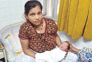Stuck in traffic, 30-year-old delivers baby in rickshaw