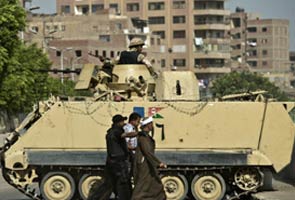 Egypt forces raid Islamist bastion near Cairo