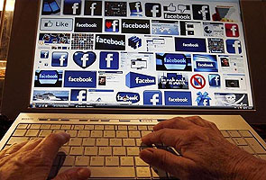 Iran restores blocks on Facebook, Twitter