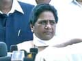 Mayawati meets Pranab Mukherjee, demands President's Rule in Uttar Pradesh