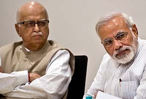 Among Narendra Modi's birthday callers are PM and Advani