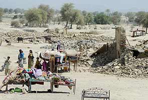Pakistan aid chopper targeted; 355 dead in earthquake 
