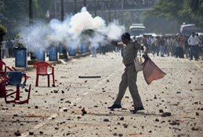 18 injured in clash between Bihar power board employees and police in Patna