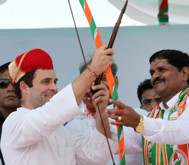 Rahul Gandhi's new poll slogan: Eat full roti, work for 100 days, vote for Congress