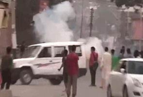 One killed, four injured in alleged firing by CRPF during protests in Shopian